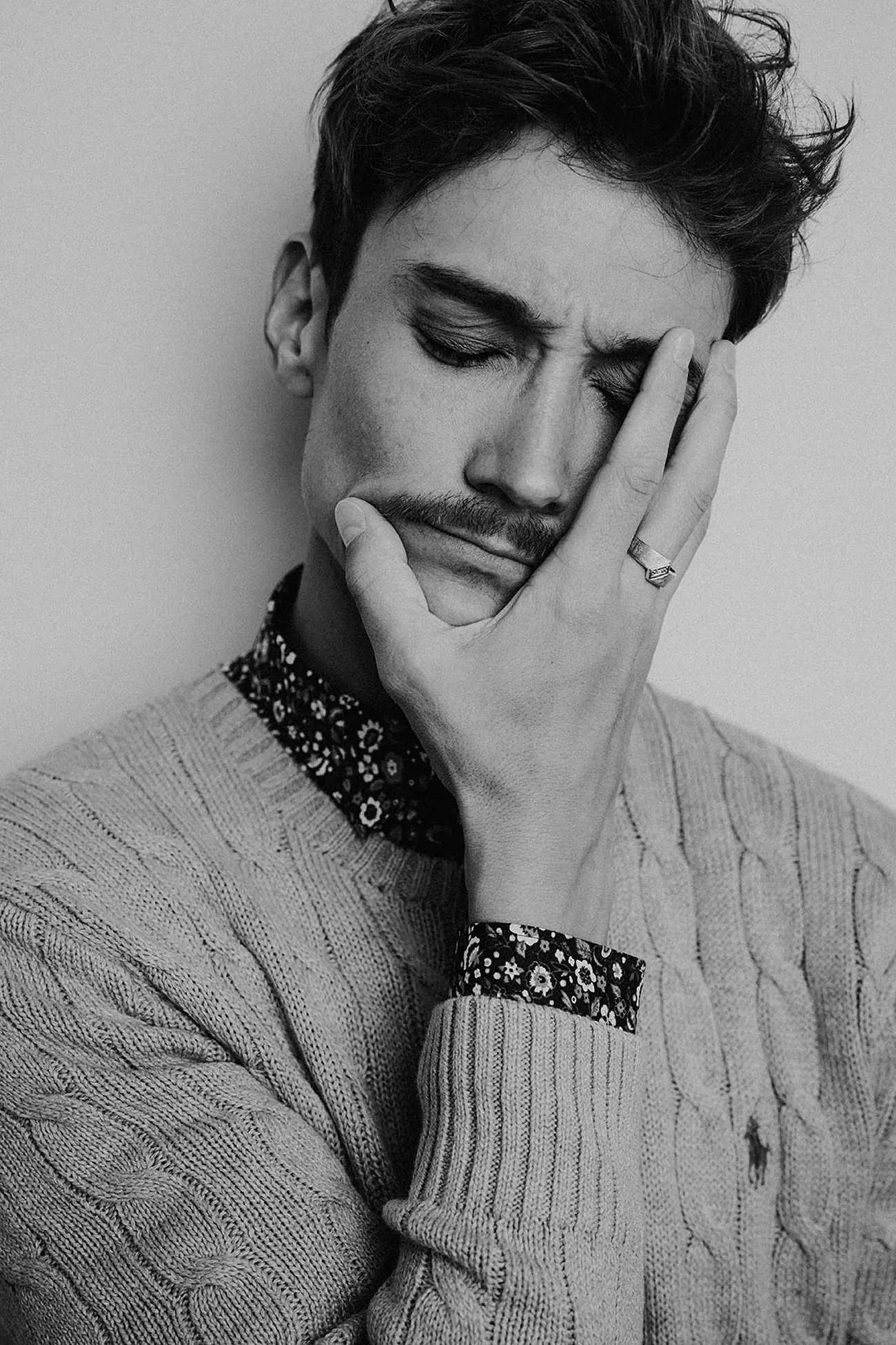 CHARACTER - DENNIS DIVINE