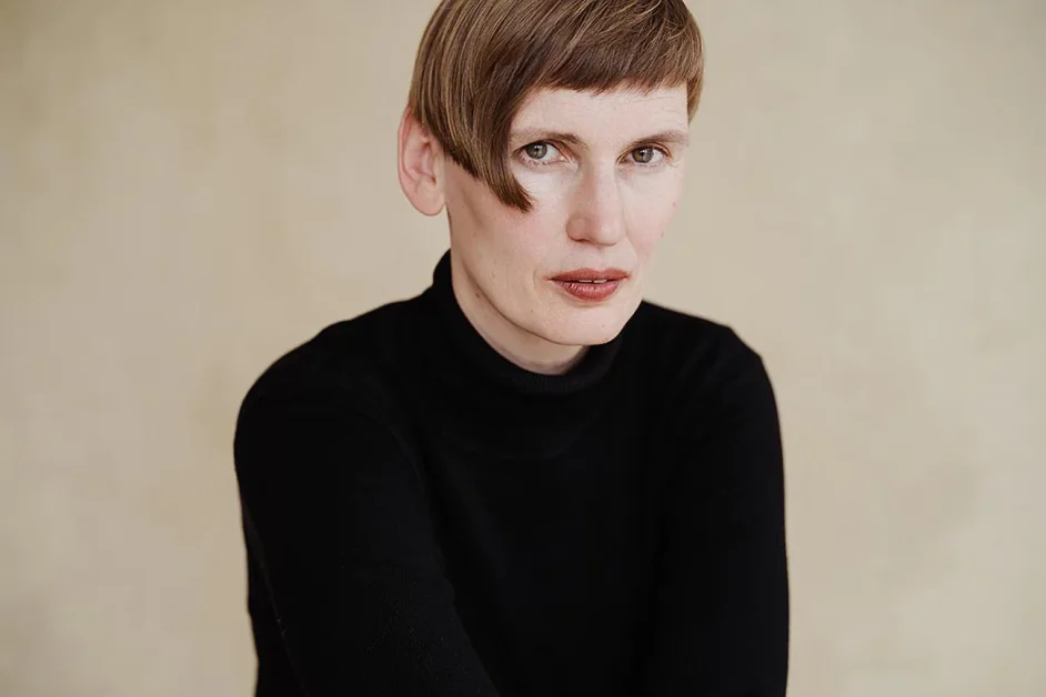 EVA VON REDECKER - AUTORIN EVA VON REDECKER - AUTORIN
