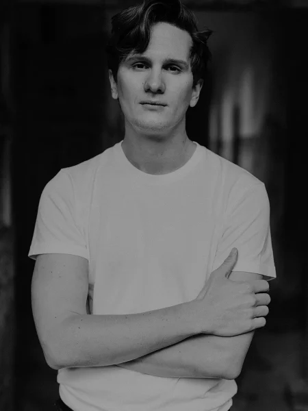 CHARACTER - PETER LEWYS PRESTONv