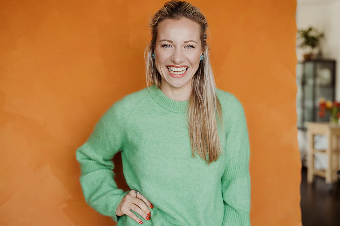 ISABEL GEBIEN-PODCASTERIN